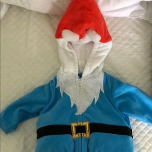 Carter’s  Gnome costume 3-6 month